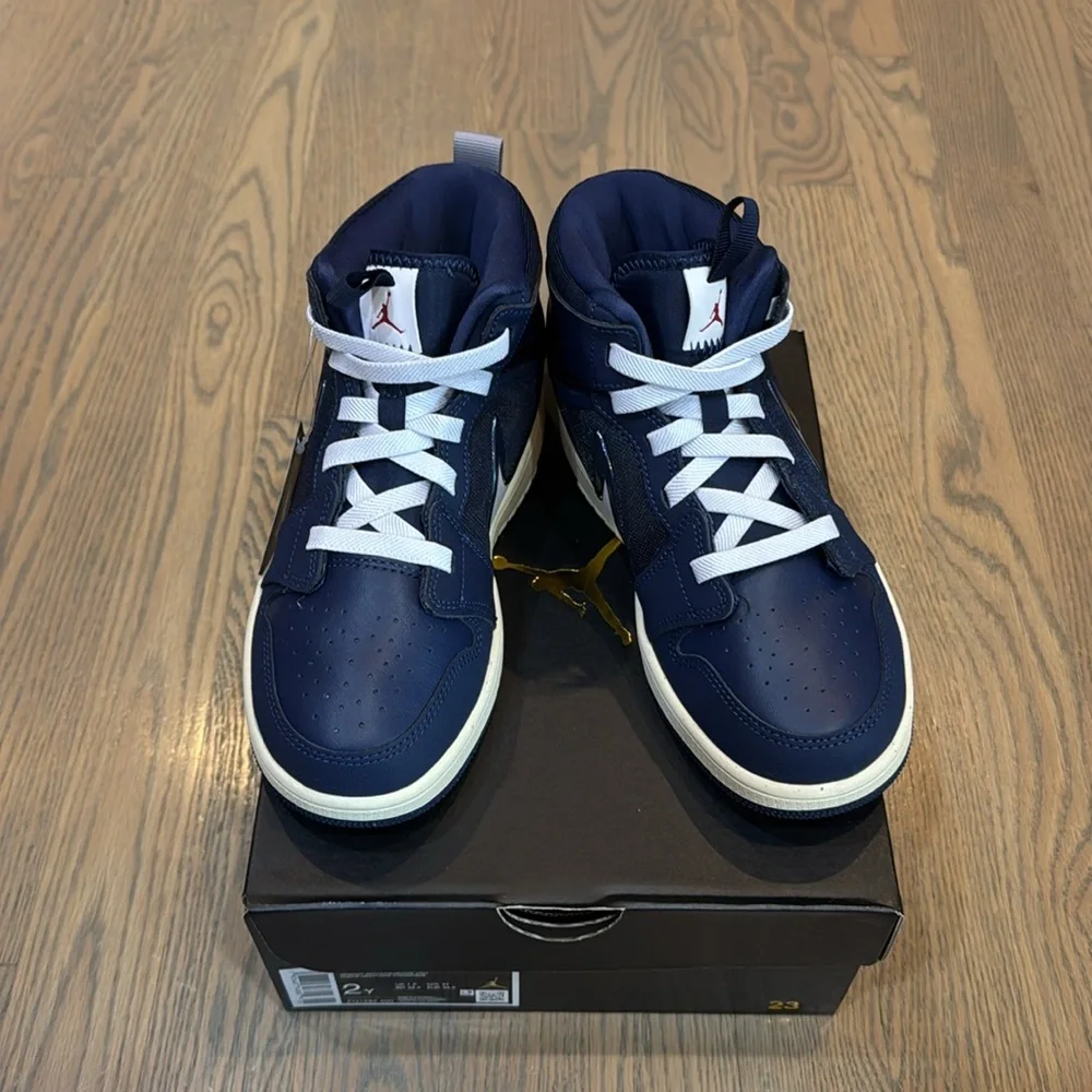 Nike NWT Jordan 1 Mid RM EasyOn - Picture 5 of 13